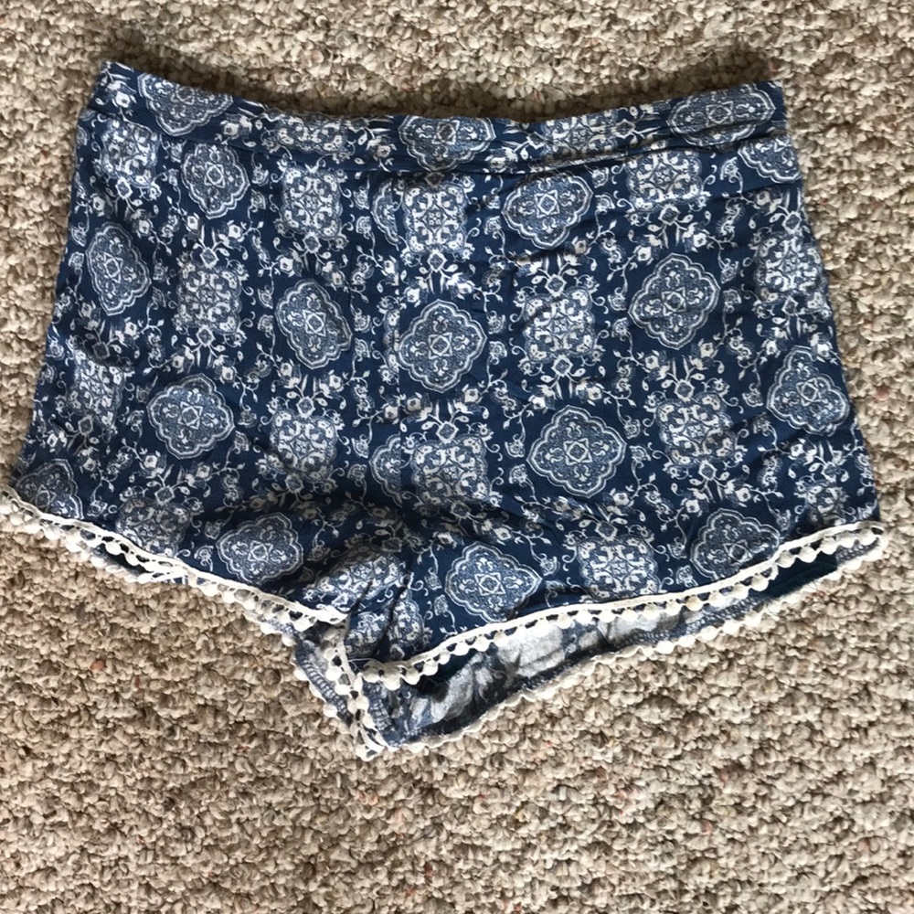 High waist blue pattern shorts
